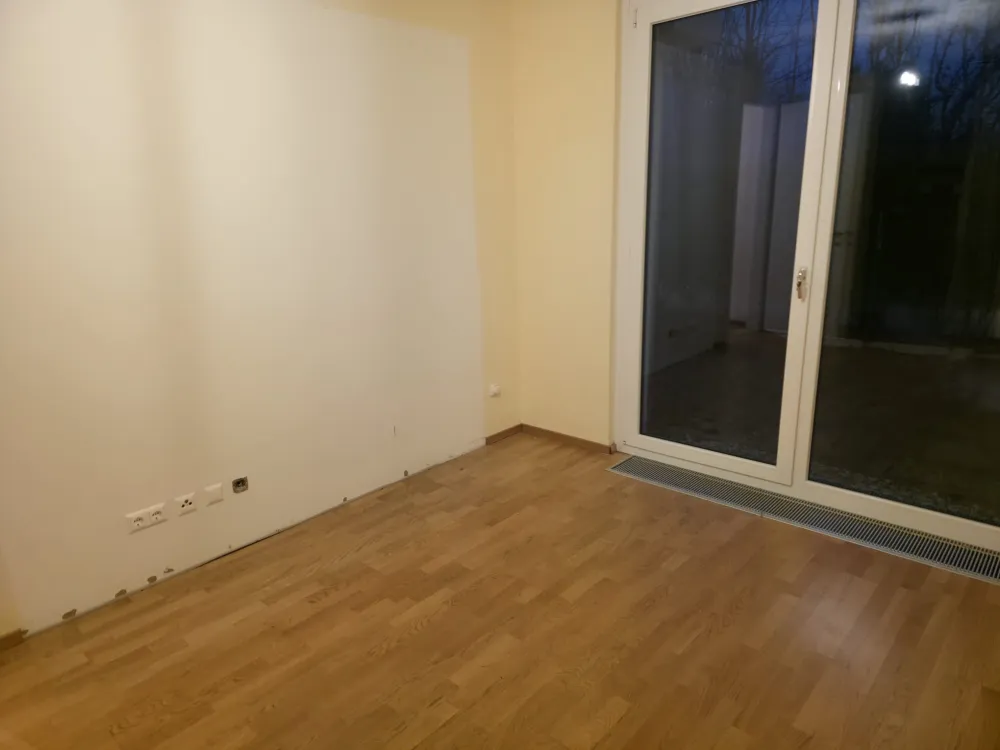 Nachher: freie Fläche nach Räumung in Rudolf-Waisenhorn-Gasse, 1230 Wien